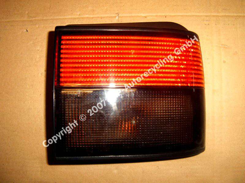 RENAULT R21 LIMOUSINE BJ1987 RUECKLEUCHTE RECHTS 7700792910